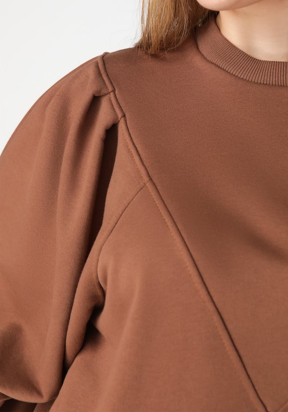 Свитшот с контрастной отстрочкой шир.  580, рис. 4