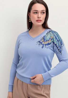 Джемпер с V-образным вырезом и рисунком