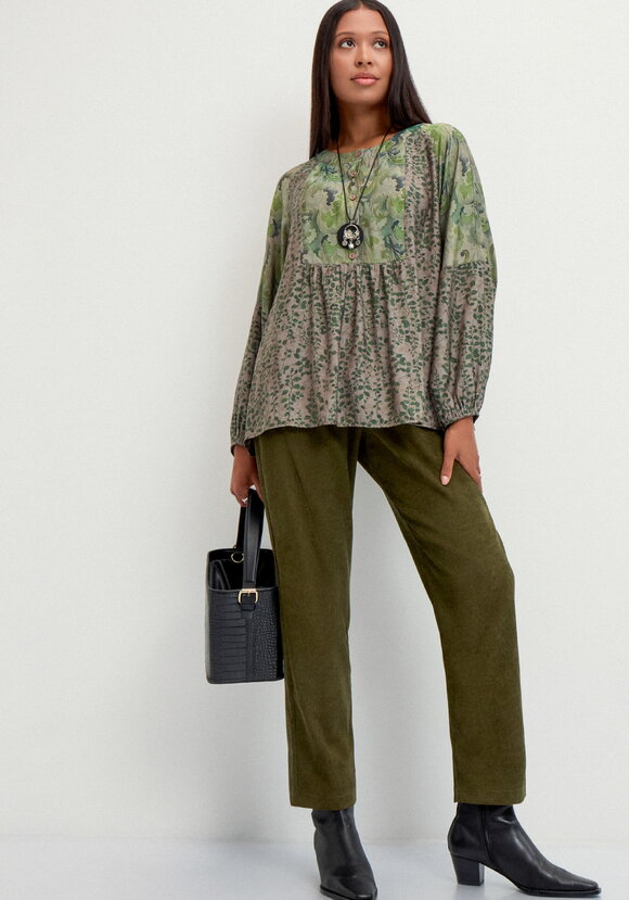 Брюки трикотажные со стрелками шир.  580, рис. 16