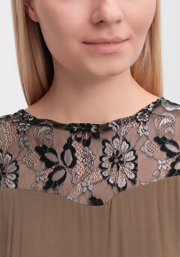 Комбинезон с распашной застежкой на спине шир.  580, рис. 11