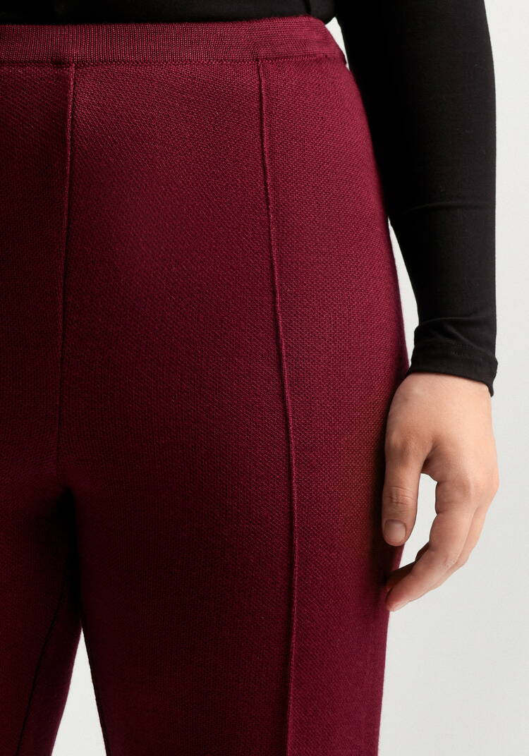 Брюки прямые зауженные книзу на резинке шир.  750, рис. 32