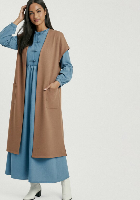 Жилет на запах со спущенным плечом шир.  580, рис. 34