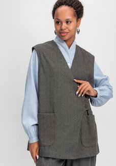 Жилет на запах свободного кроя