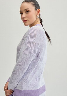 Джемпер с фактурным орнаментом