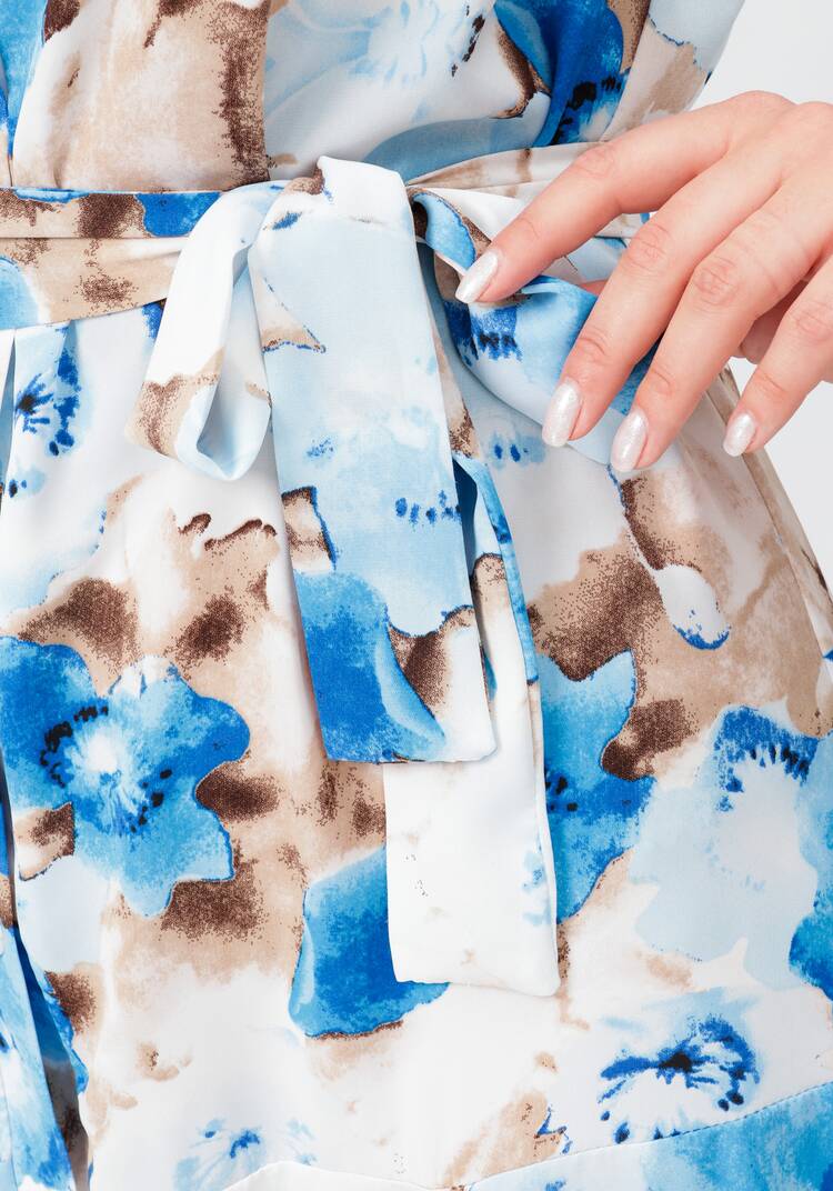 Платье на пуговицах с оригинальным принтом шир.  750, рис. 14