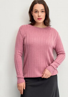 Джемпер с вертикальными полосами