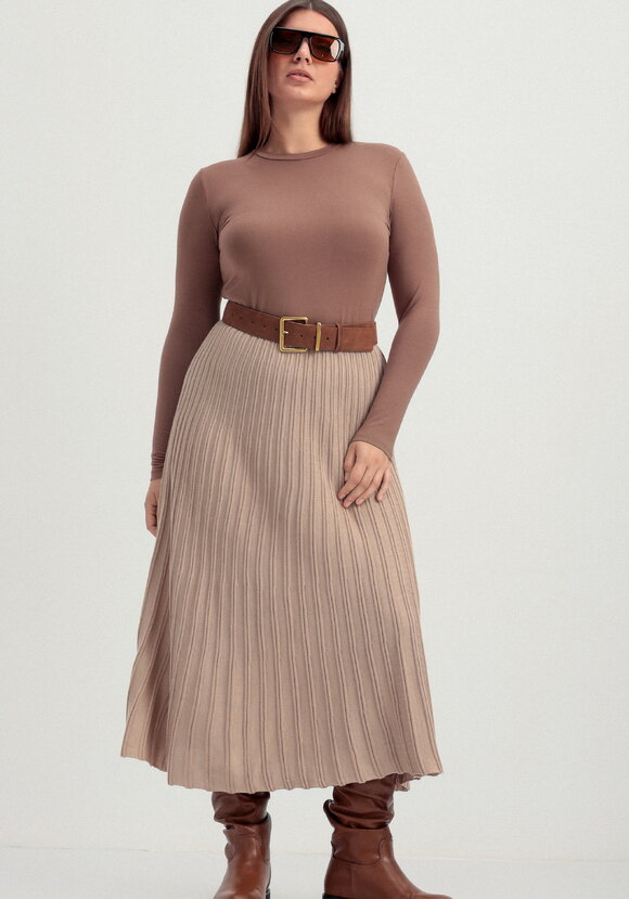 Юбка A-образного силуэта с имитацией плиссе шир.  580, рис. 16