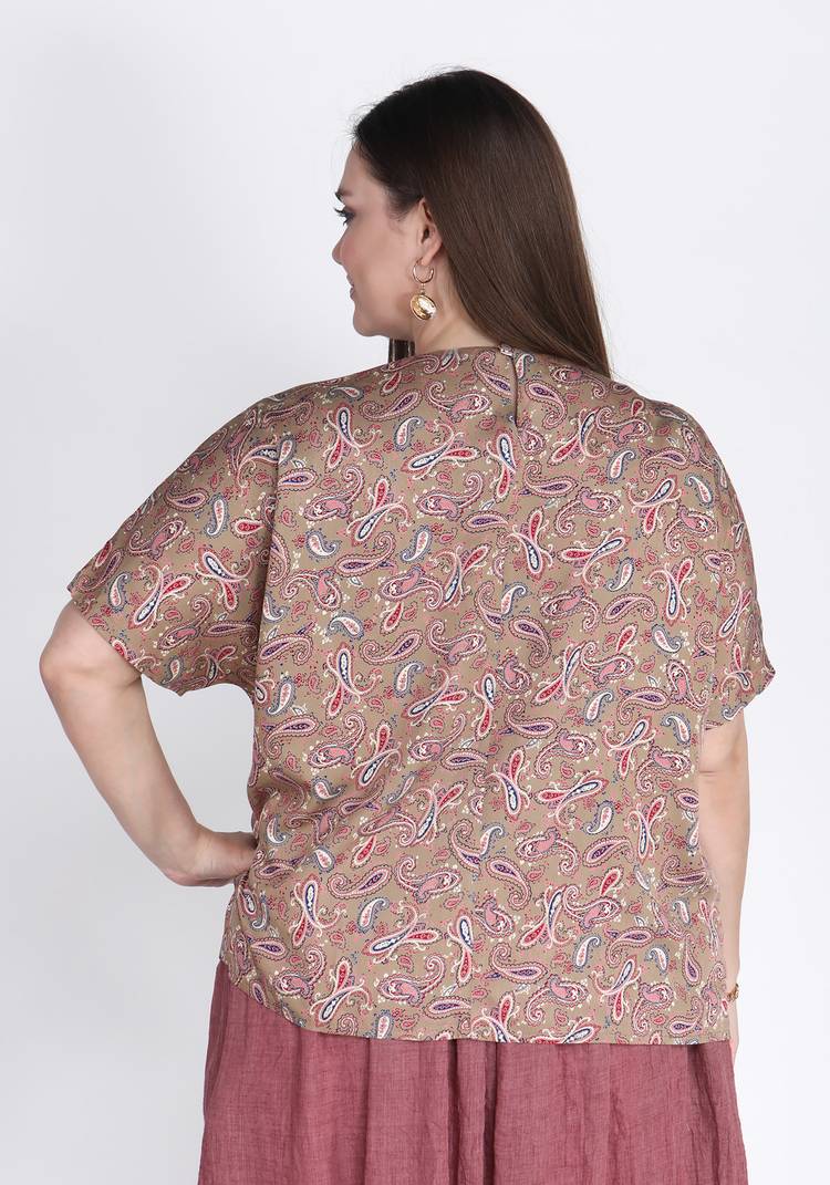 Блуза с принтом ПЕЙСЛИ и коротким рукавом шир.  750, рис. 6