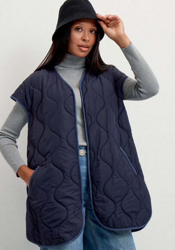 Жилет удлиненный на молнии шир.  580, рис. 20