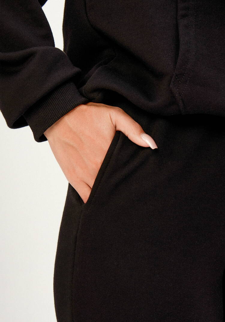 Брюки джоггеры с карманами на резинке шир.  750, рис. 11