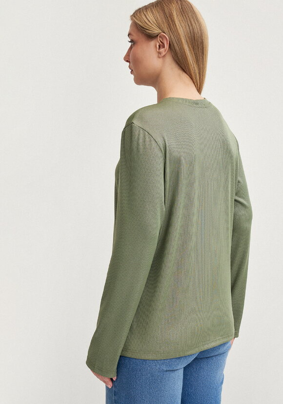 Лонгслив с блестящим напылением шир.  580, рис. 3