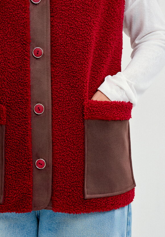 Жилет с отделкой из замши шир.  580, рис. 14