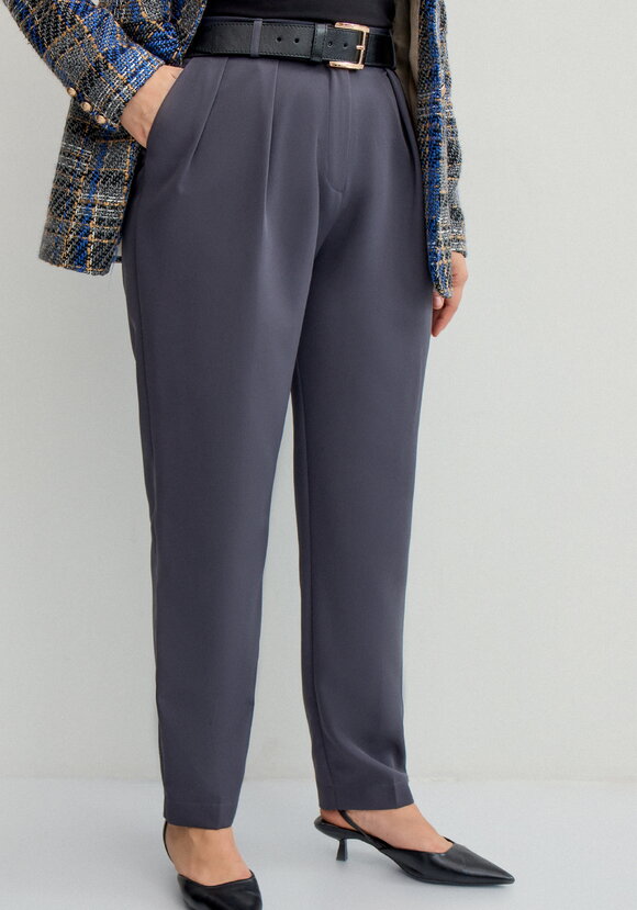 Брюки прямого кроя из костюмной ткани шир.  580, рис. 4