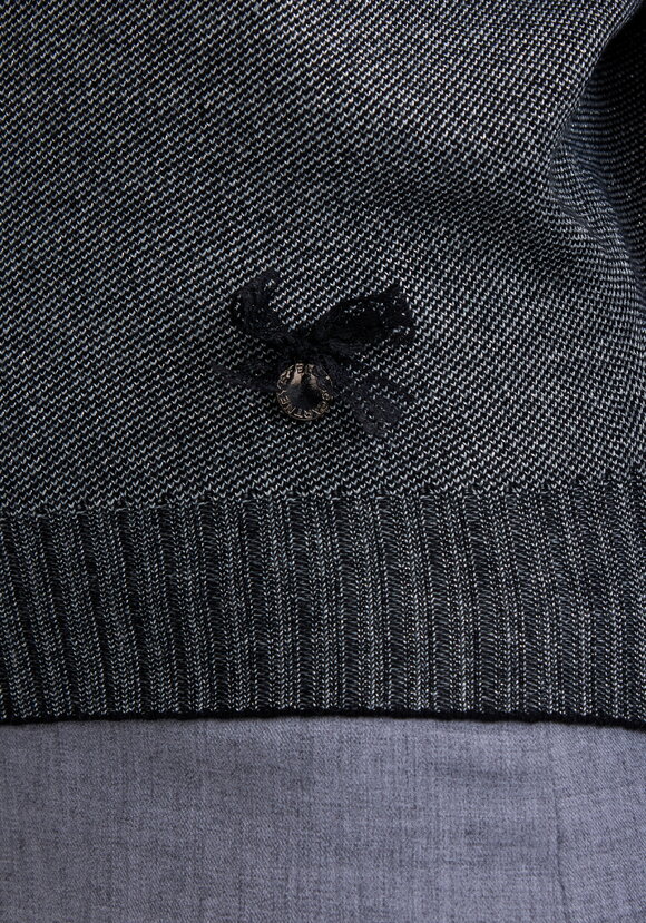 Джемпер с округлым вырезом горловины шир.  580, рис. 17