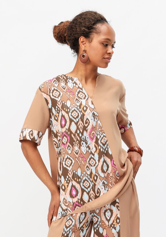 Костюм с асимметричными вставками шир.  580, рис. 4