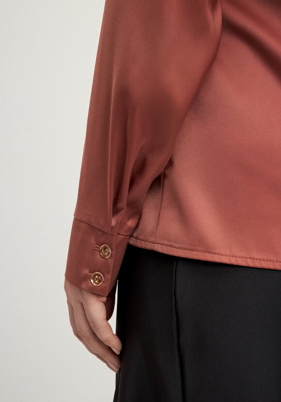 Блуза шелковая с воротником-хомутом шир.  580, рис. 16