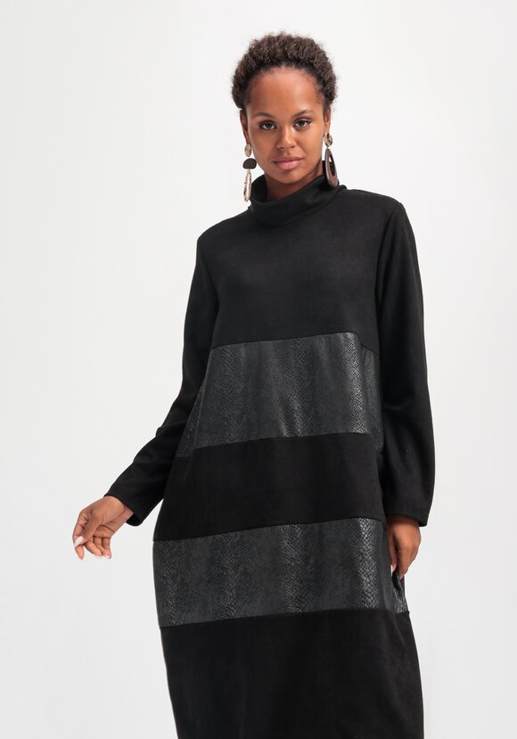 Платье с декоративными вставками шир.  580, рис. 17