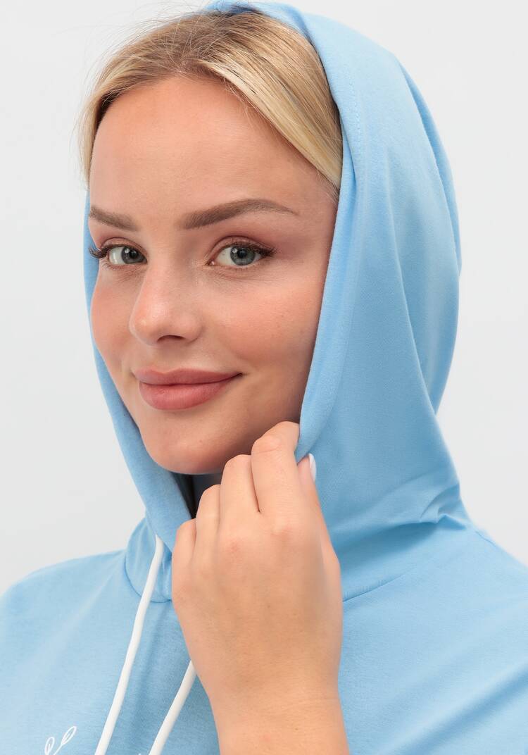 Футболка с капюшоном и лаконичным принтом шир.  750, рис. 25