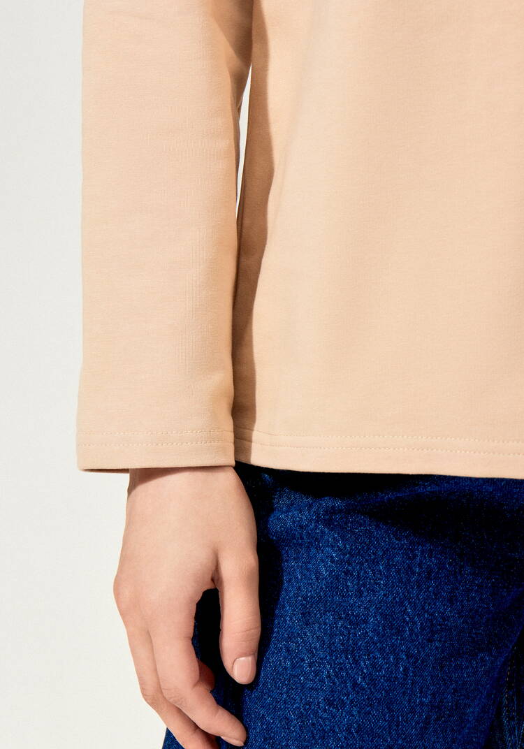 Лонгслив с нашивкой на спине шир.  750, рис. 24