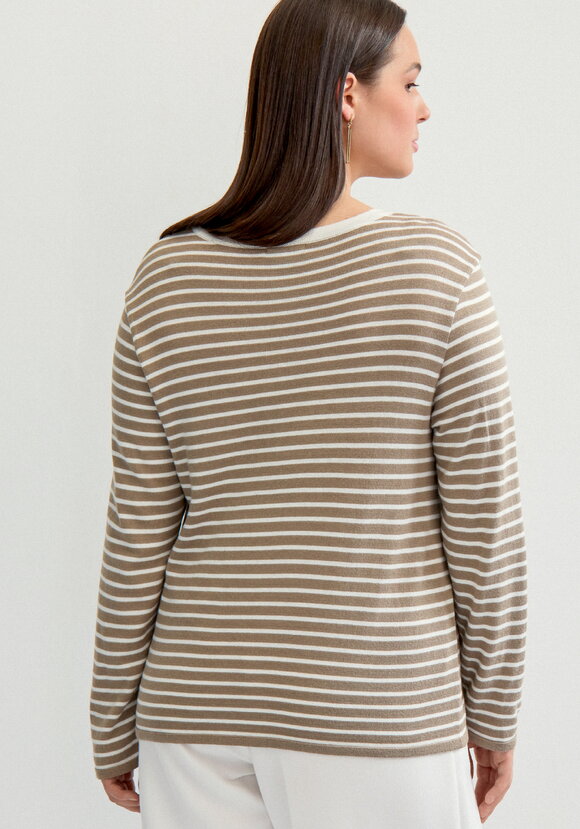 Лонгслив с рисунком в полоску шир.  580, рис. 8