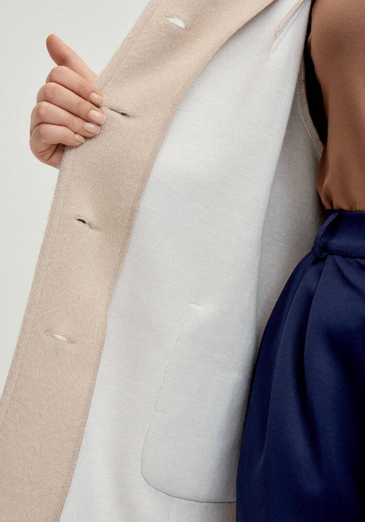 Жакет пушистый с капюшоном на пуговицах шир.  750, рис. 8