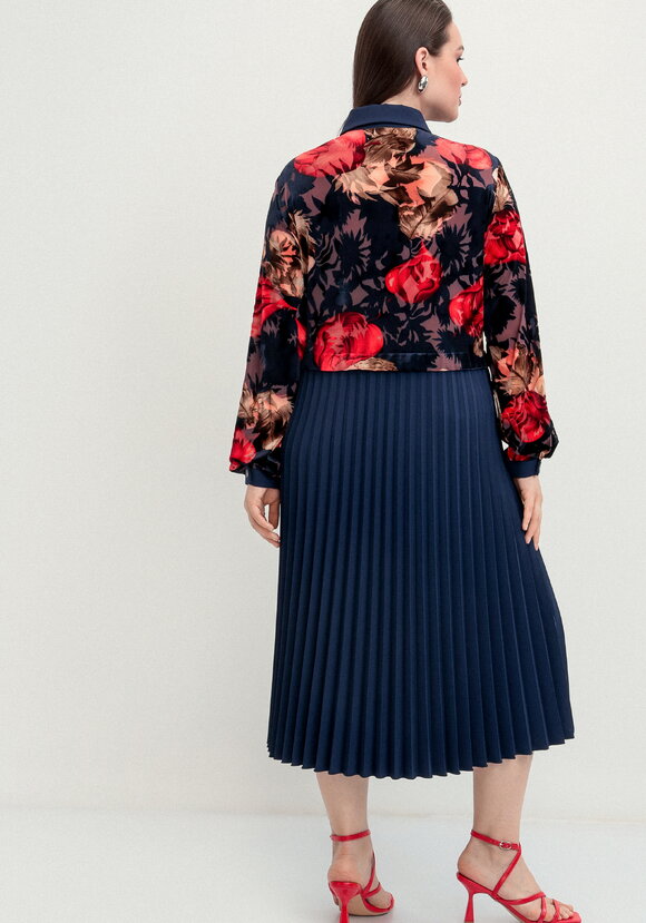 Платье с отрезной кокеткой и юбкой плиссе шир.  580, рис. 11