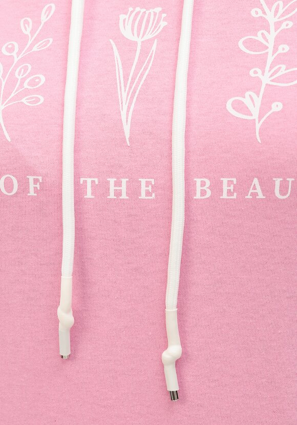 Футболка с капюшоном и лаконичным принтом шир.  580, рис. 32