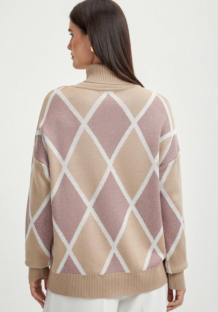 Свитер с рисунком ромбы и метанитью шир.  750, рис. 11