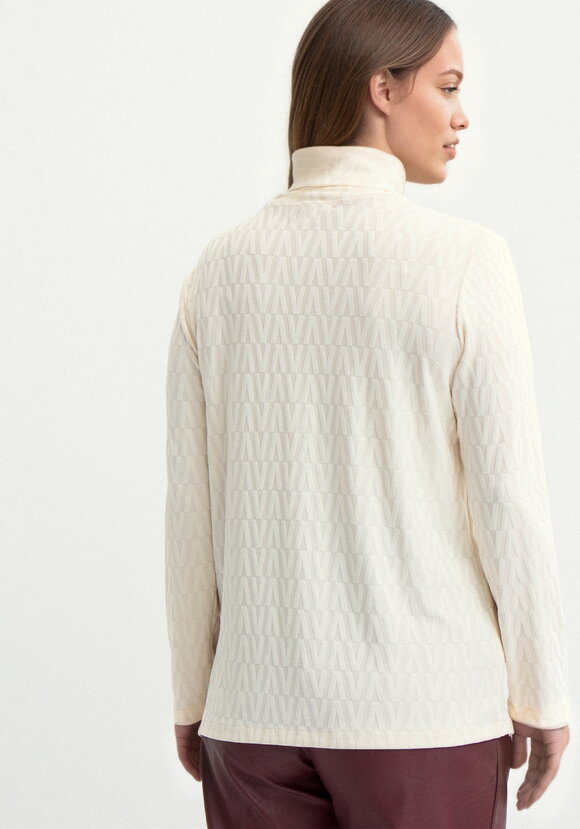 Водолазка с фактурным рисунком и воротом шир.  580, рис. 19