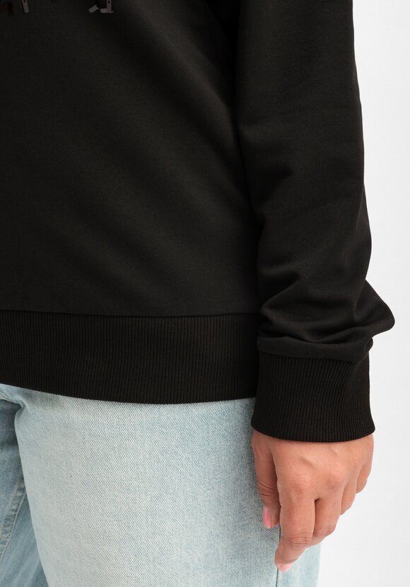 Свитшот с абстрактным рисунком из пайеток шир.  580, рис. 26