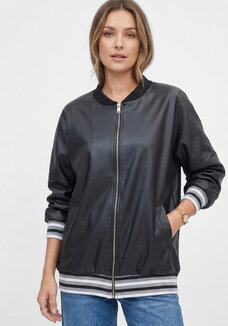 Жакет с поясом и рукавом на манжете