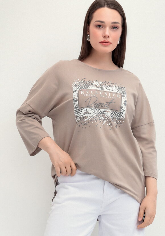 Туника с принтом на груди шир.  580, рис. 18