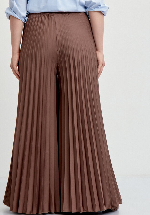 Брюки гофре с декоративным поясом шир.  580, рис. 12