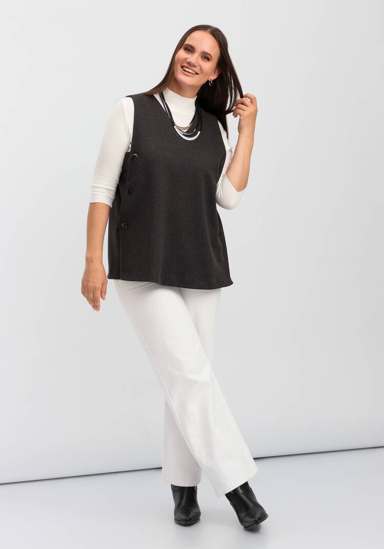 Жилет А-силуэта с дизайнерской застёжкой шир.  750, рис. 19