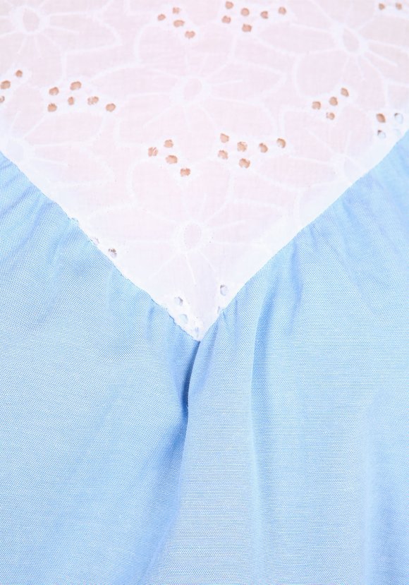 Блуза с вставкой из шитья шир.  580, рис. 12