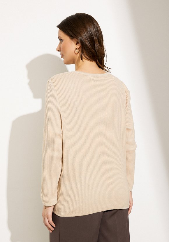 Жакет на пуговицах с жемчугом шир.  580, рис. 14