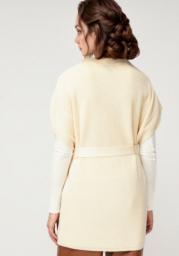 Джемпер-жилет с высоким горлом и поясом шир.  580, рис. 11