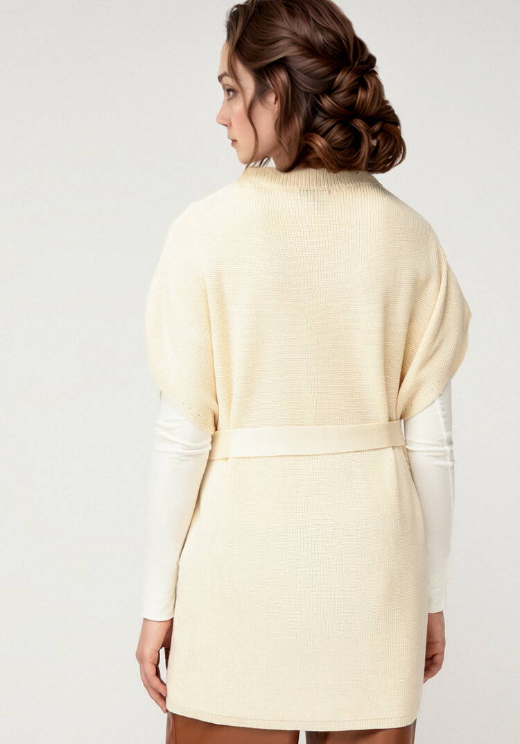 Джемпер-жилет с высоким горлом и поясом шир.  750, рис. 11