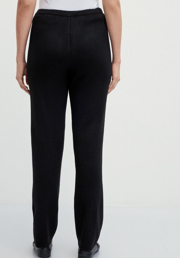 Брюки прямые зауженные книзу на резинке шир.  580, рис. 3