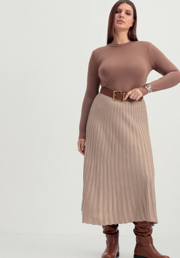 Юбка A-образного силуэта с имитацией плиссе шир.  580, рис. 14