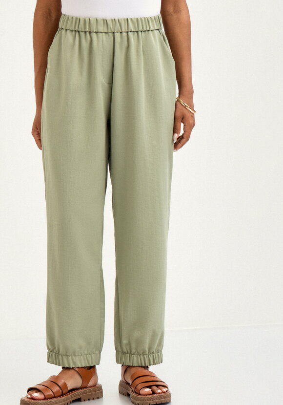 Брюки льняные на резинке по поясу и низу шир.  580, рис. 27