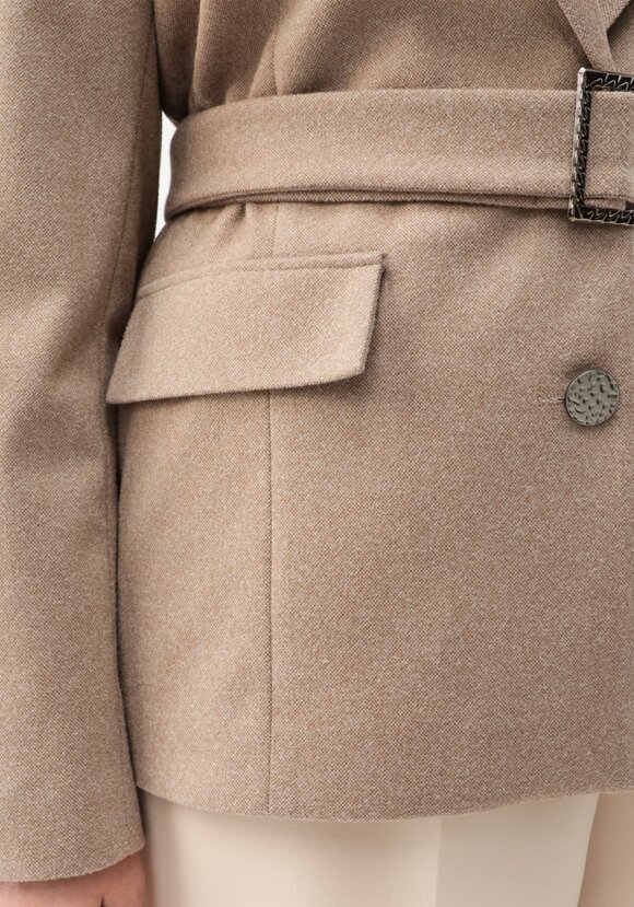 Пиджак приталенный с поясом шир.  580, рис. 14