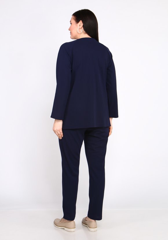 Костюм однотонный с отделкой из бусин шир.  580, рис. 11