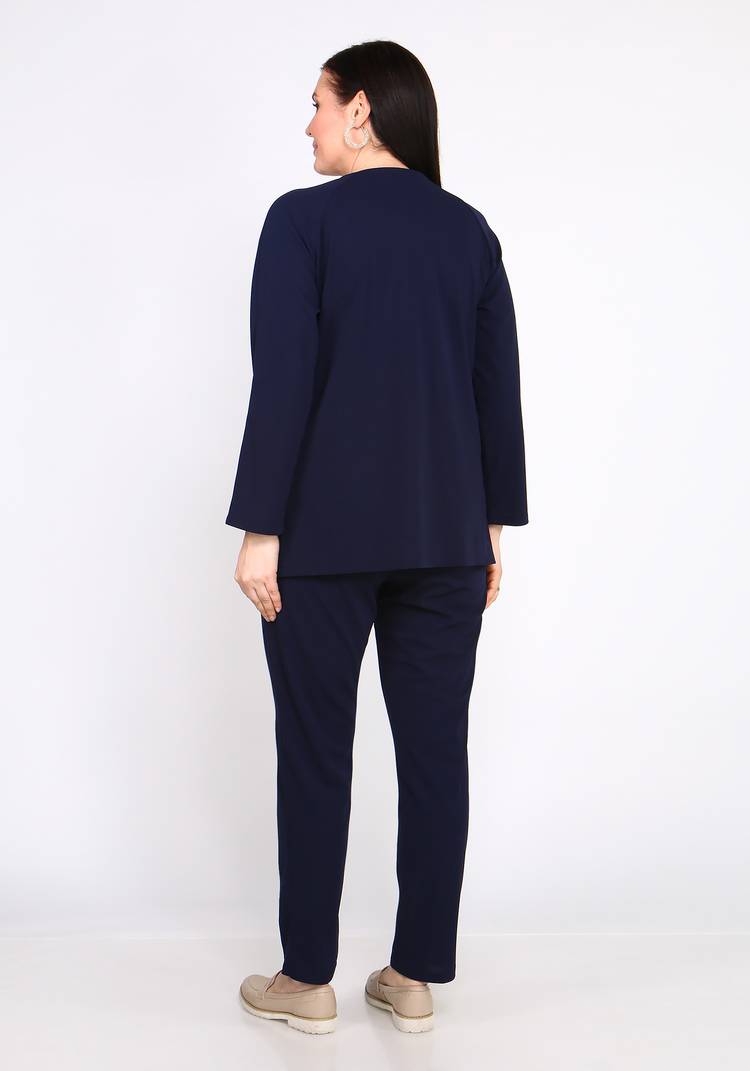 Костюм однотонный с отделкой из бусин шир.  750, рис. 11