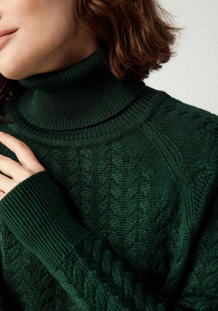 Свитер вязаный с косами и высоким горлом шир.  750, рис. 28