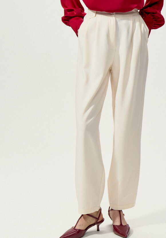 Брюки со складками свободные шир.  580, рис. 10