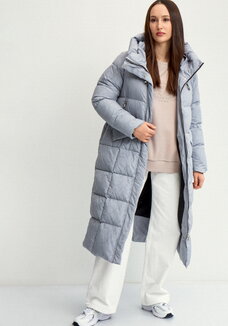 Удлиненный пуховик с капюшоном