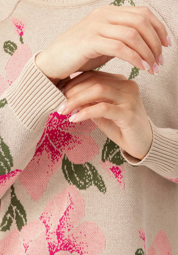 Джемпер с нежным цветочным орнаментом шир.  750, рис. 22