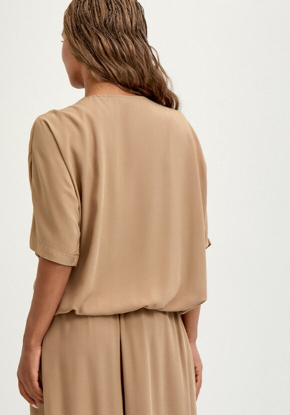 Блуза с V-образным вырезом свободная шир.  580, рис. 11