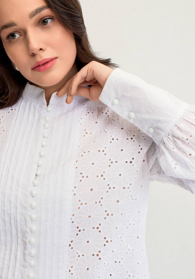 Блуза из шитья с жемчужными пуговицами шир.  750, рис. 29